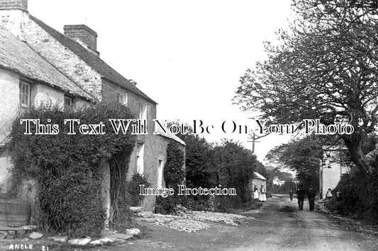 WL 1348 - Angle Near Milford Haven, Wales