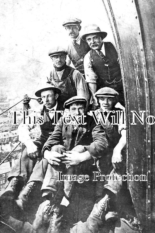 WL 1582 - Workers At Newport Docks, Wales