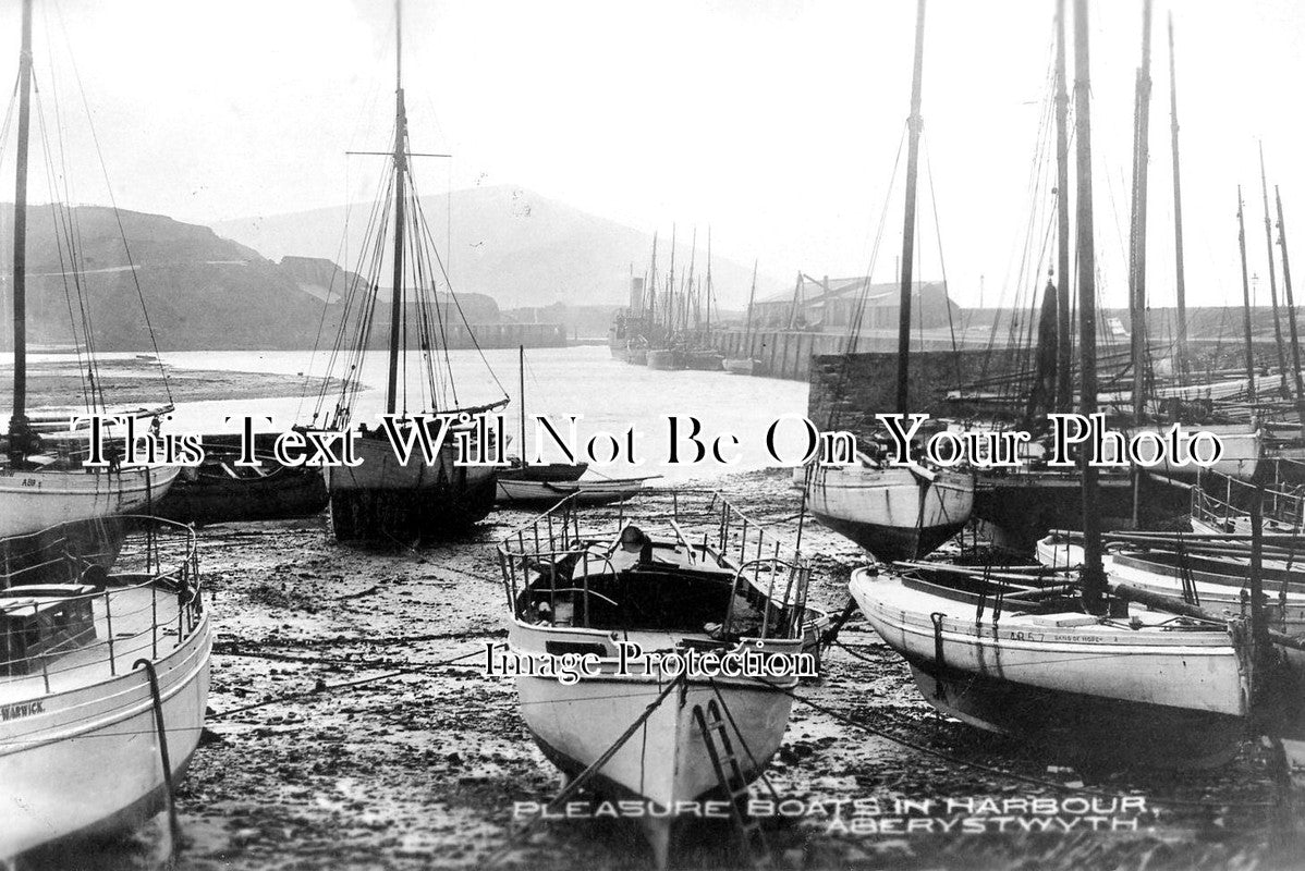 WL 2076 - Pleasure Boats, Aberystwyth Harbour, Wales
