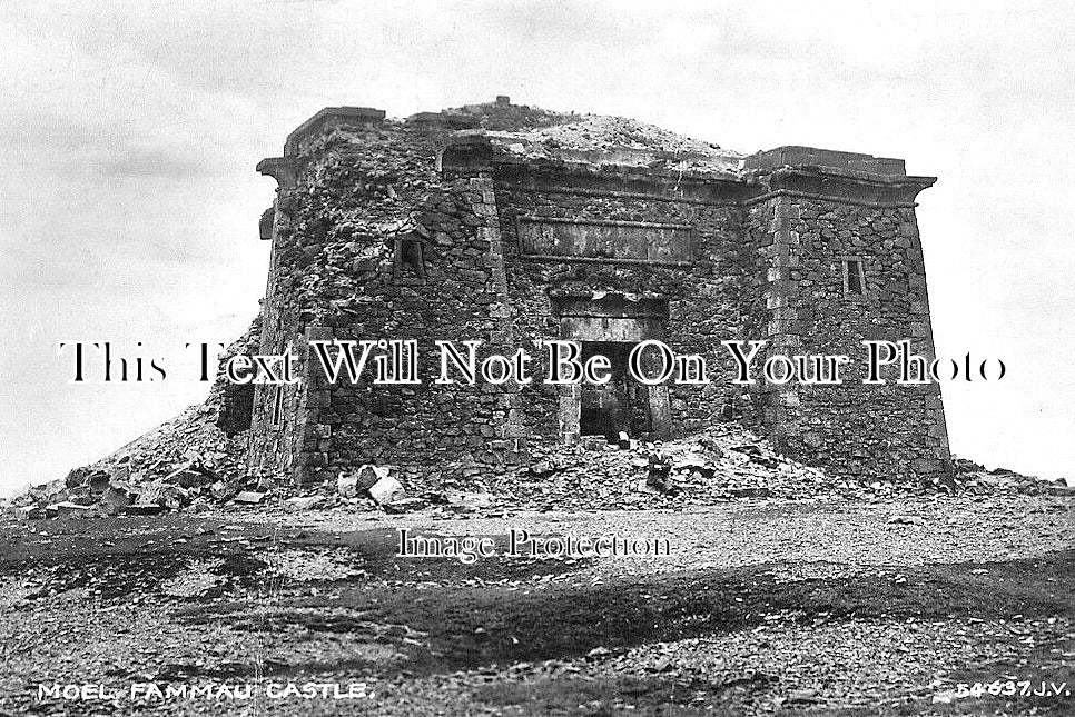 WL 2230 - Moel Fammau Castle, Flintshire, Wales c1940