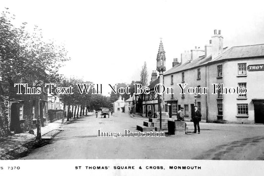 WL 2334 - St Thomas Square & Cross, Monmouth, Wales