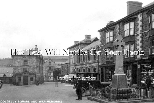 WL 2368 - Dolgelly Square & War Memorial, Wales c1927