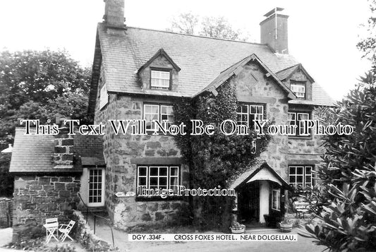WL 2545 - Cross Foxes Hotel Near Dolgellau, Wales c1950