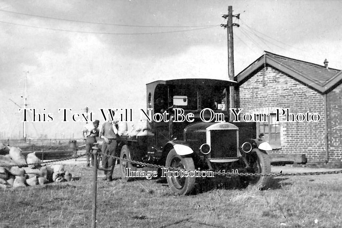 WL 2586 - Dennis Lorry At Cardiff Docks, Wales – JB Archive