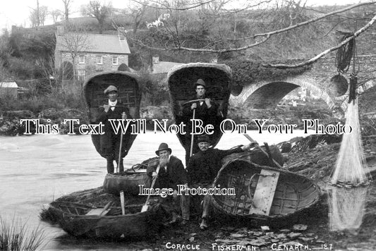 WL 265 - Coracle Fishermen, Cenarth, Carmarthenshire, Wales