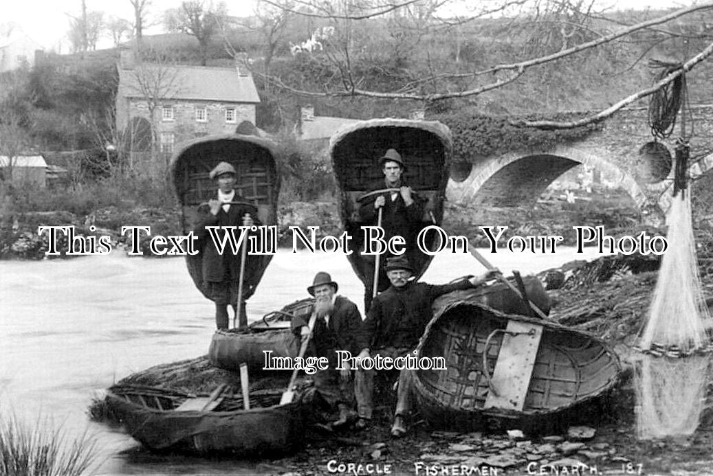 WL 2710 - Coracle Fishermen, Cenarth, Wales