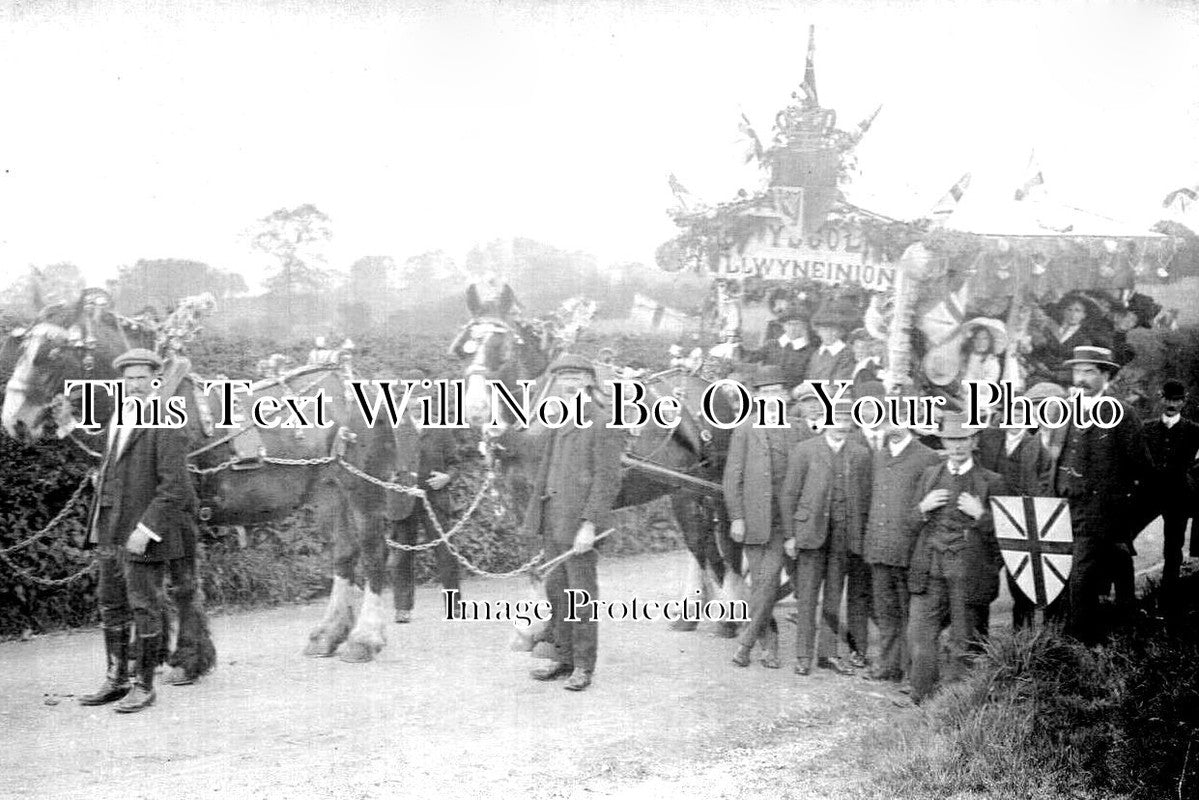 WL 523 - Carnival Wagon, Llwyneinion, Wales