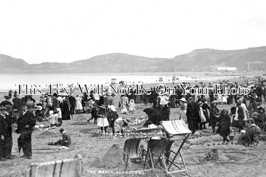 WL 674 - The Beach, Llandudno, Wales c1911