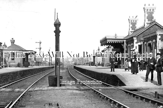 WL 719 - Briton Ferry Railway Station, Glamorgan, Wales c1913