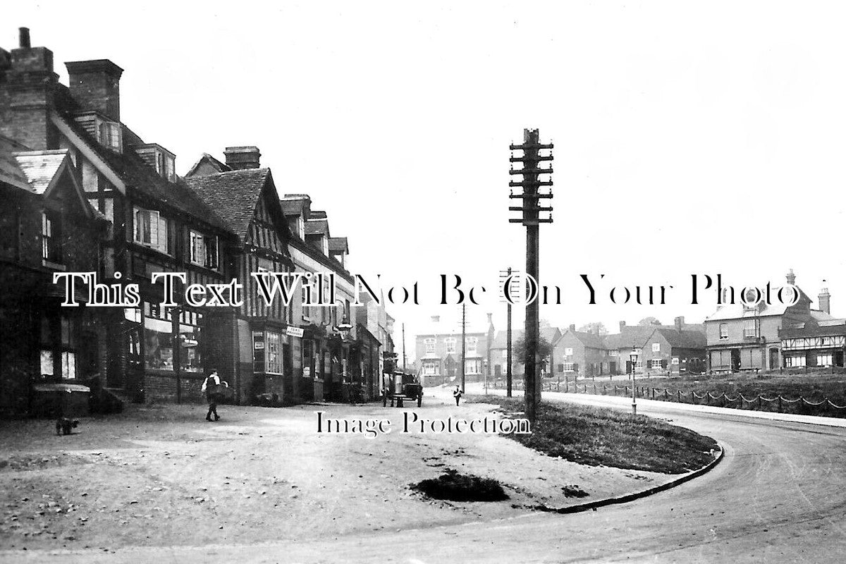 WO 1055 - The Village Green, Kings Norton, Worcestershire c1921