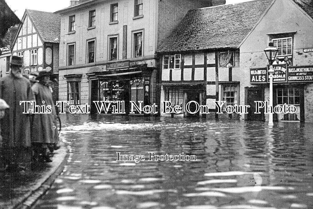 WO 1535 - Queen Street Floods, Droitwich, Worcestershire c1924