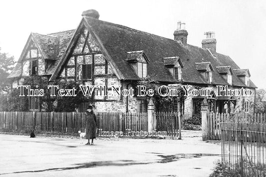 WO 1642 - Post Office, Ruyhalls Place, Wick, Pershore, Worcestershire