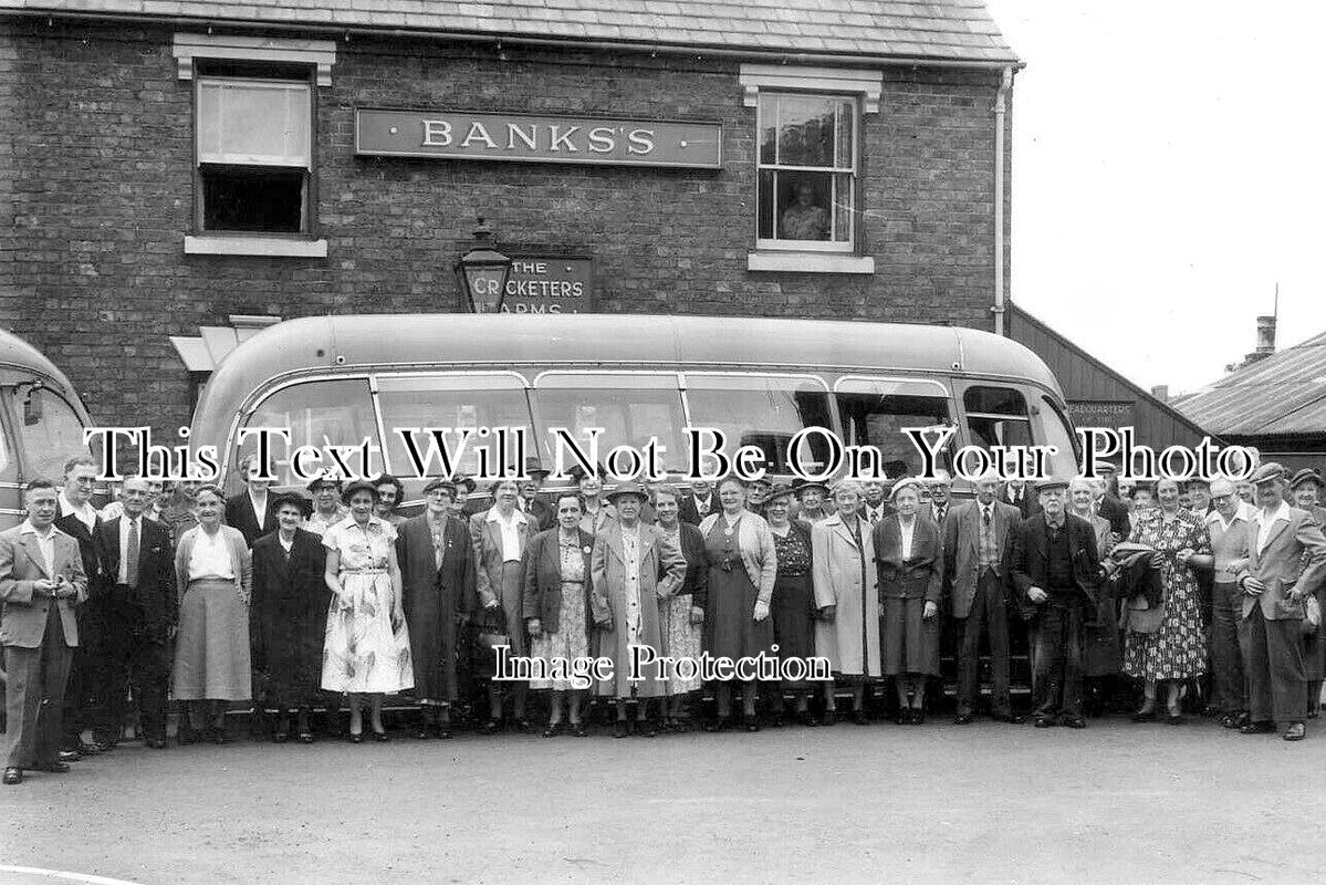 WO 1691 - Coach Outing, Cricketers Arms Pub, Kidderminster