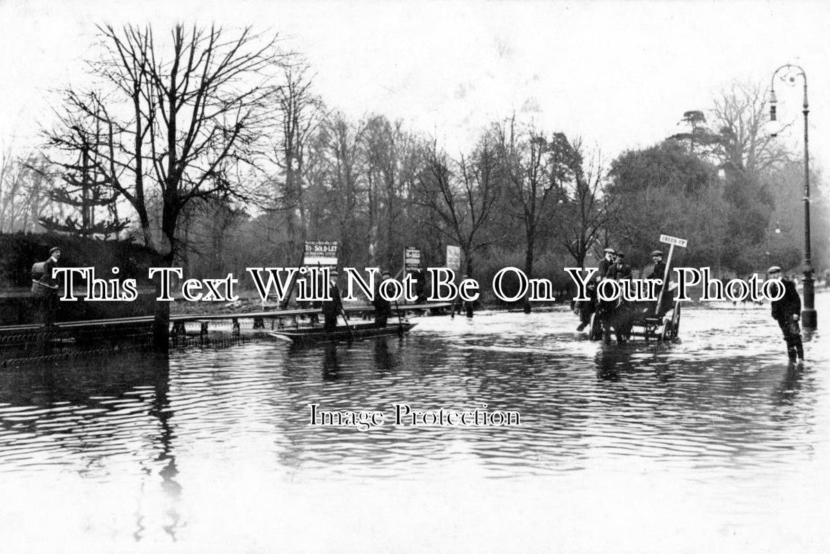 WO 261 - Maidenhead Flood, Worcestershire c1911