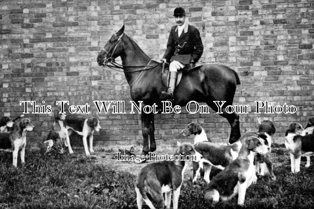 WO 466 - Huntsman & Hounds, Broadway, Worcestershire c1906