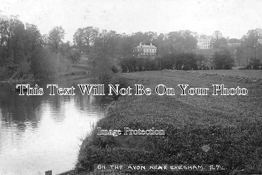 WO 538 - On The Avon Near Evesham, Worcestershire c1908