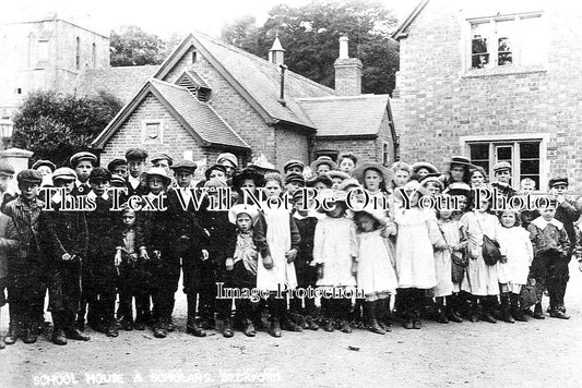 WO 582 - School House & Scholars, Beckford, Worcestershire