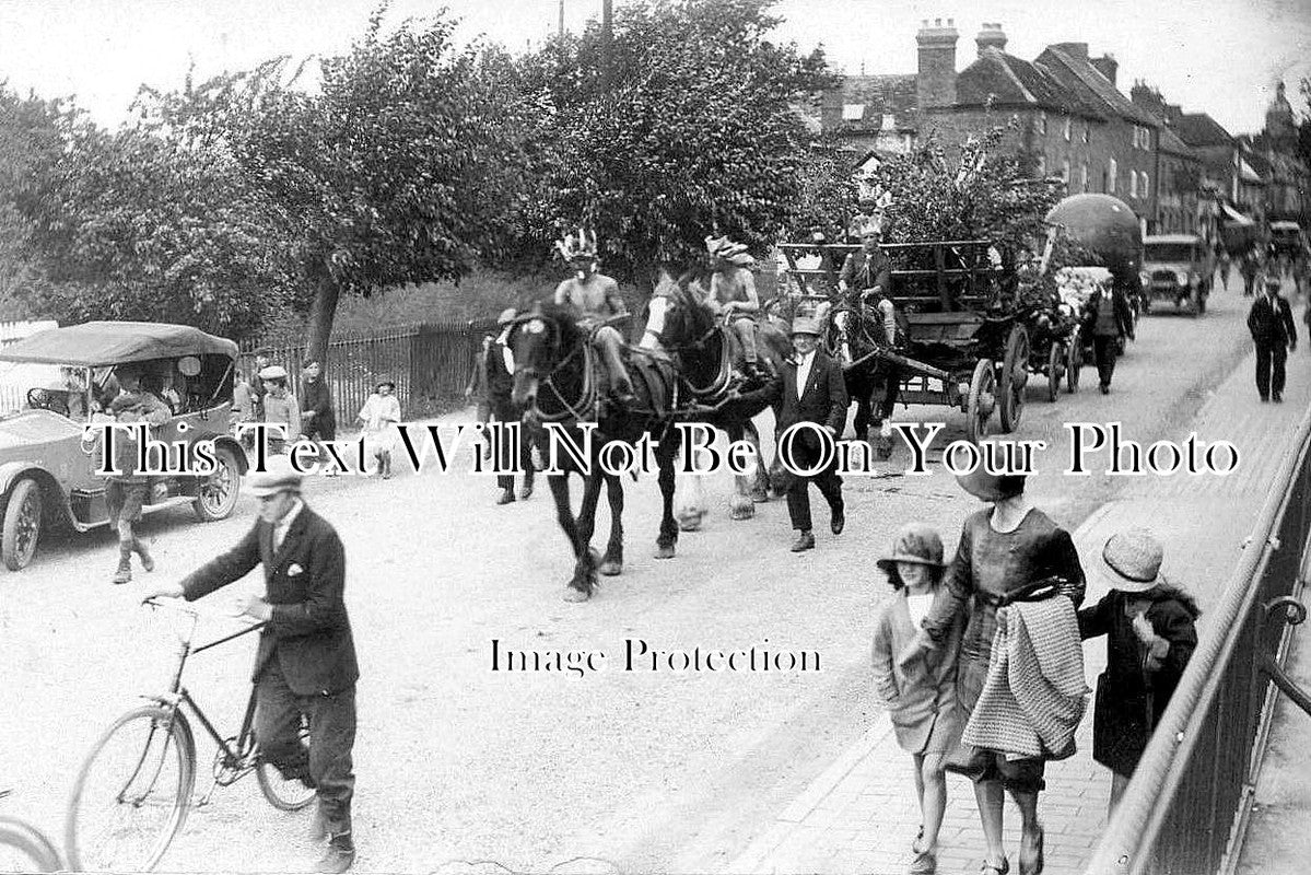 WO 645 - Carnival Procession, Upton On Severn, Worcestershire