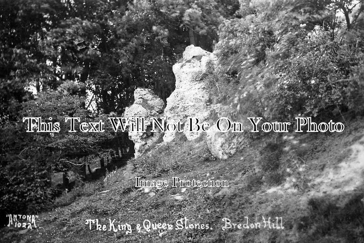 WO 657 - King & Queen Stones, Bredon Hill, Worcestershire