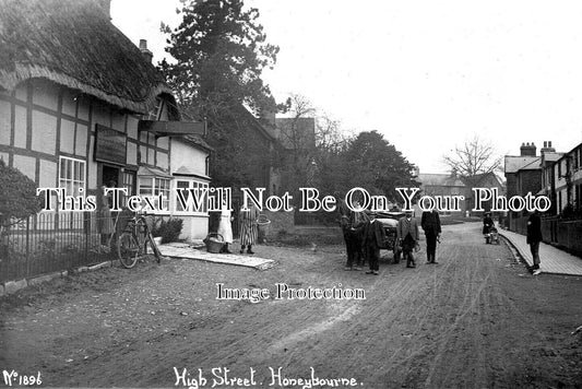 WO 947 - Honeybourne High-Street, Worcestershire c1914