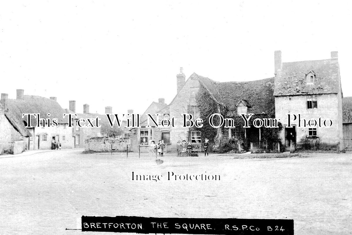 WO 956 - The Square, Bretforton, Worcestershire