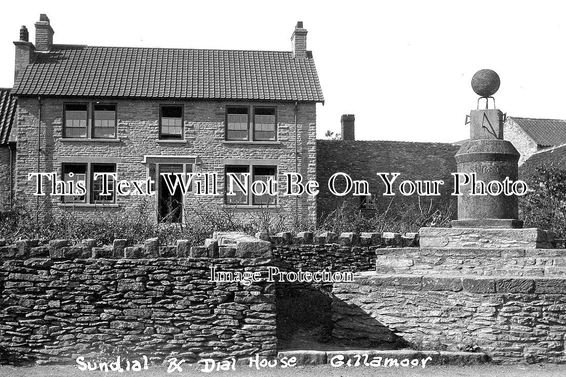 YO 10050 Sundial & Dial House, Gillamoor, Yorkshire JB Archive