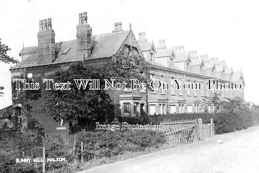 YO 10124 - Sunny Hill, Halton, Leeds, Yorkshire
