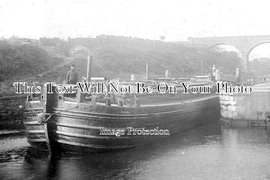 YO 10169 - Canal Barge On Aire & Calder Navigation, Yorkshire