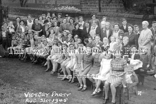 YO 10176 - Victory Street Party, Steeton, Yorkshire 1945 WW2