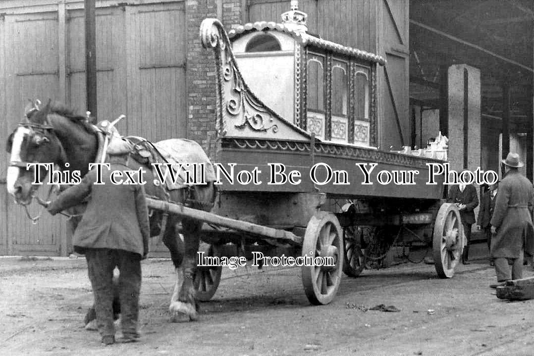YO 10215 - Coronation Celebration Float, Scarborough, Yorkshire