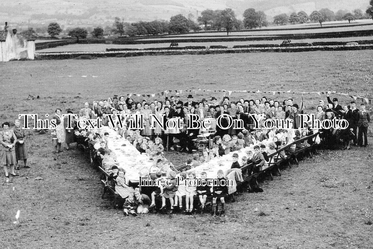 YO 10502 - VE Day Celebrations, Eastburn Cricket Field, Yorkshire WW2 1945