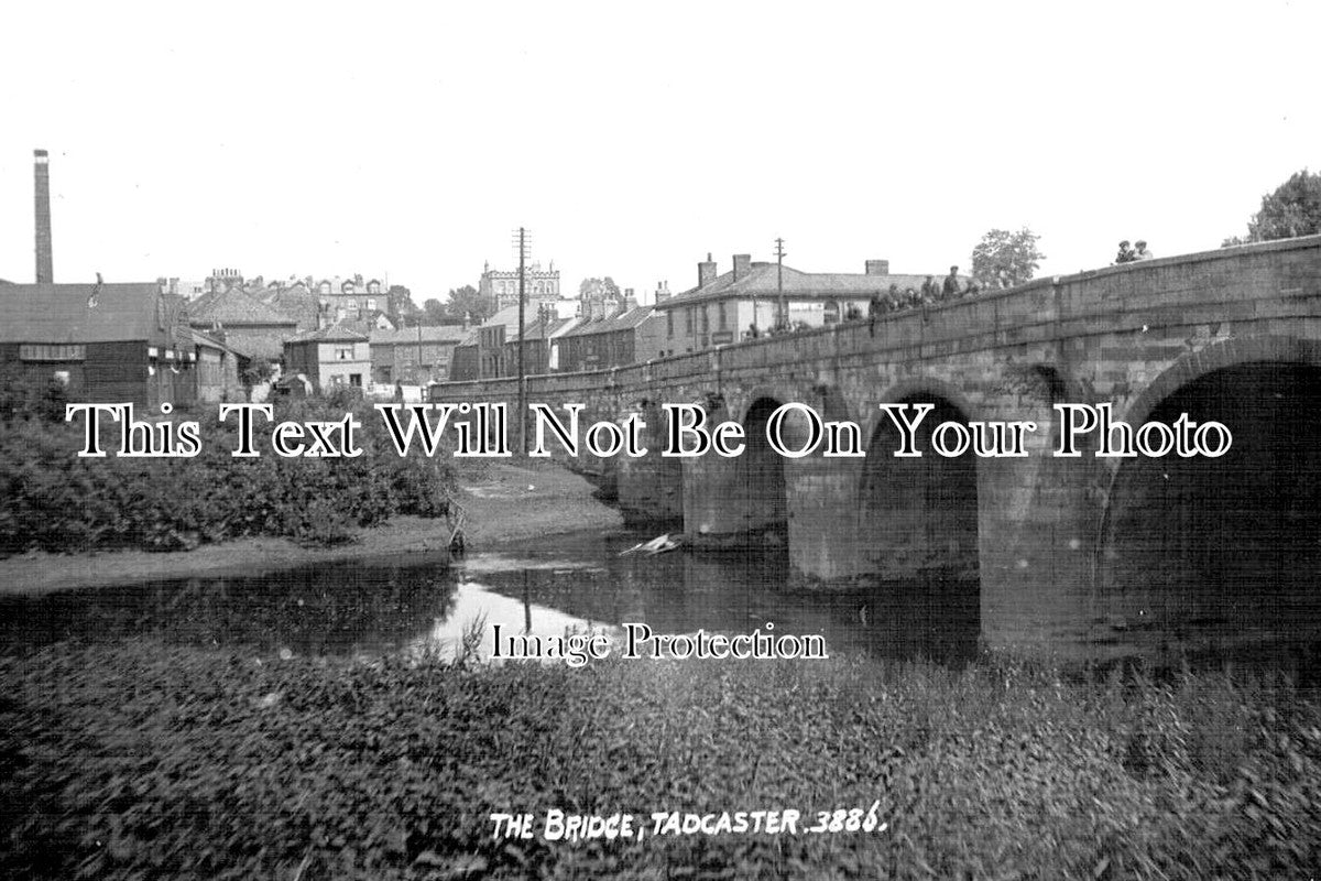 YO 10631 - The Bridge, Tadcaster, Yorkshire c1912