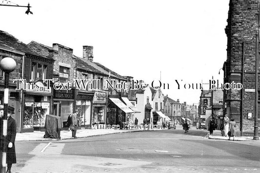 YO 10860 - Low Town, Pudsey, Leeds, Yorkshire