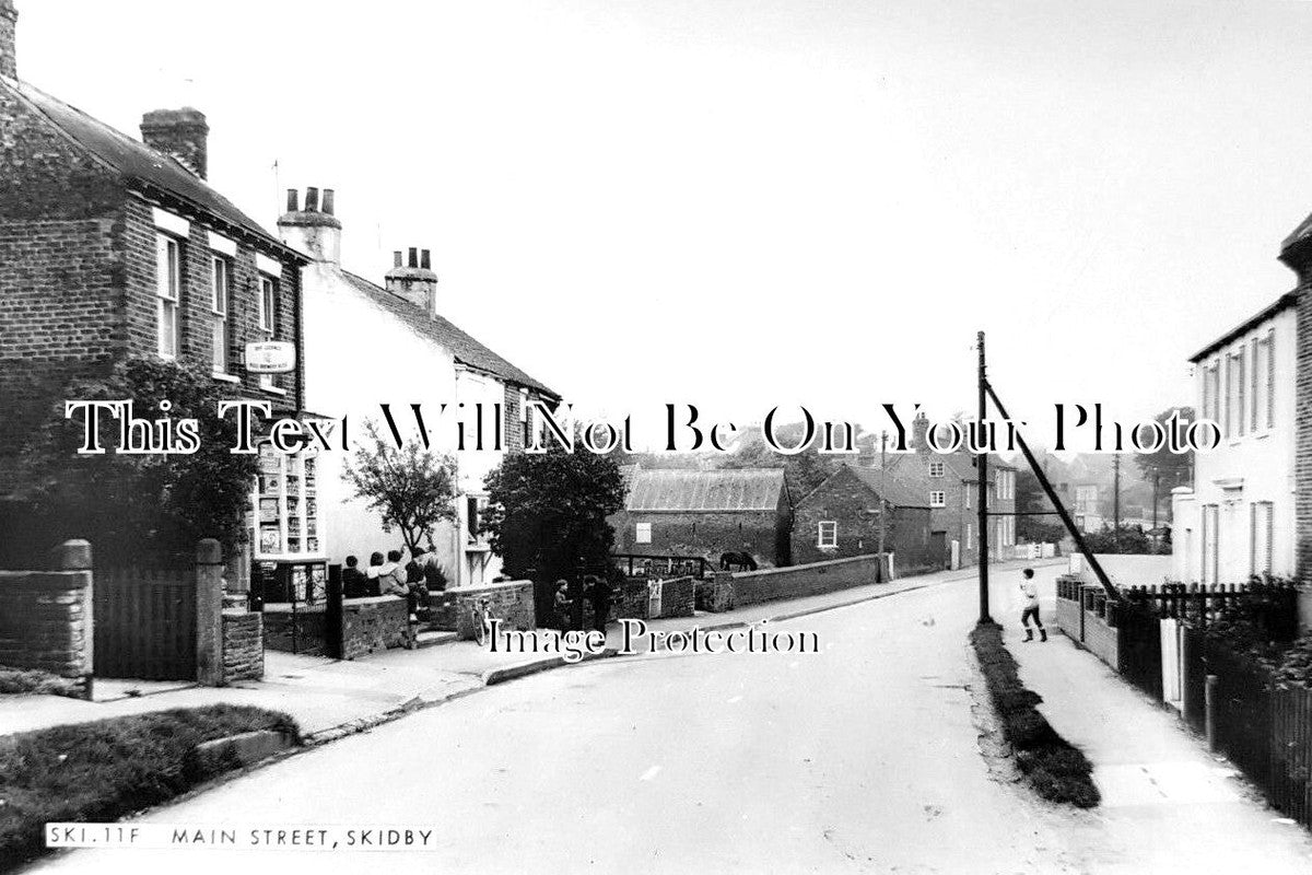 YO 10920 - Main Street, Skidby, Yorkshire