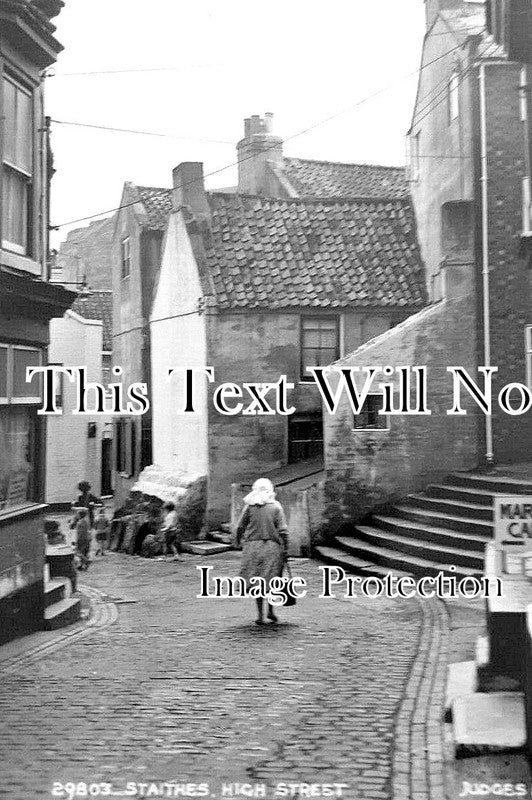 YO 11006 - High Street, Staithes, Yorkshire