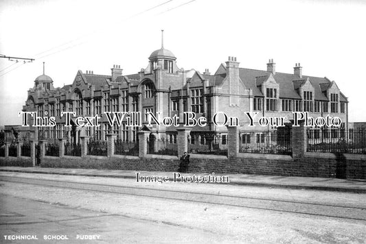 YO 11018 - Technical School, Pudsey, Leeds, Yorkshire c1917