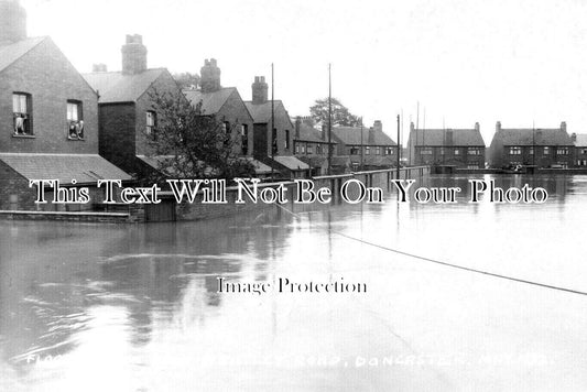 YO 11103 - Floods In Bentley Road, Doncaster, Yorkshire c1932