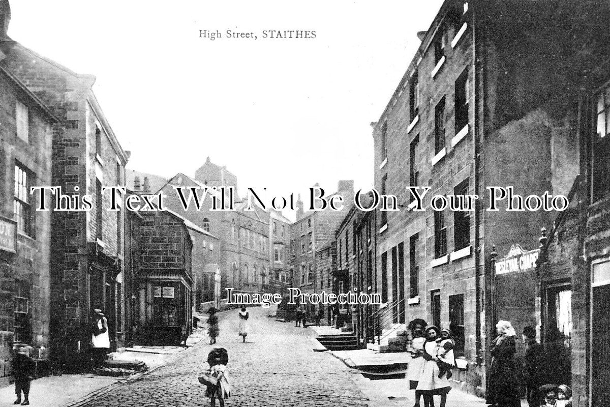 YO 11167 - High Street, Staithes, Yorkshire