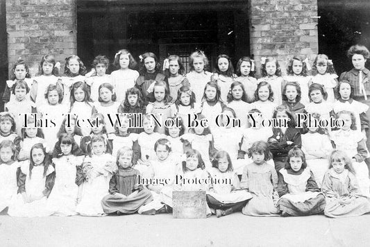 YO 11194 - Emmanuelle School Group, Yorkshire