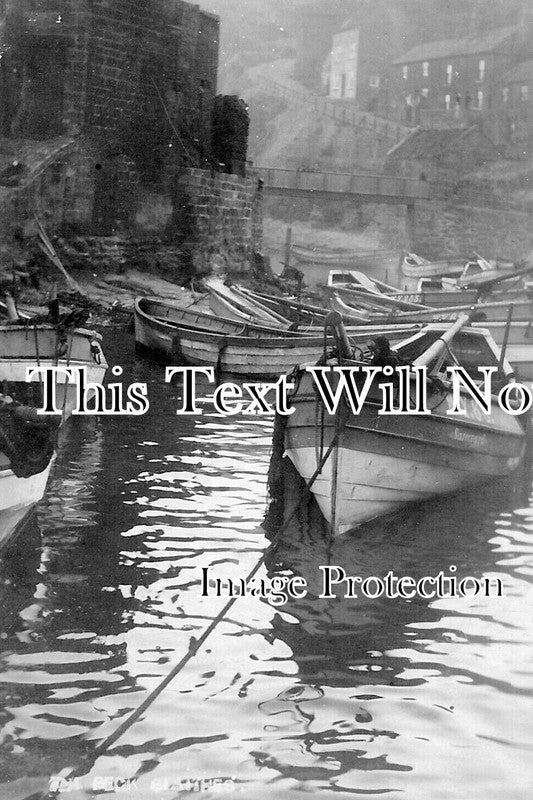 YO 11196 - The Beck Mouth & Boats, Staithes, Yorkshire