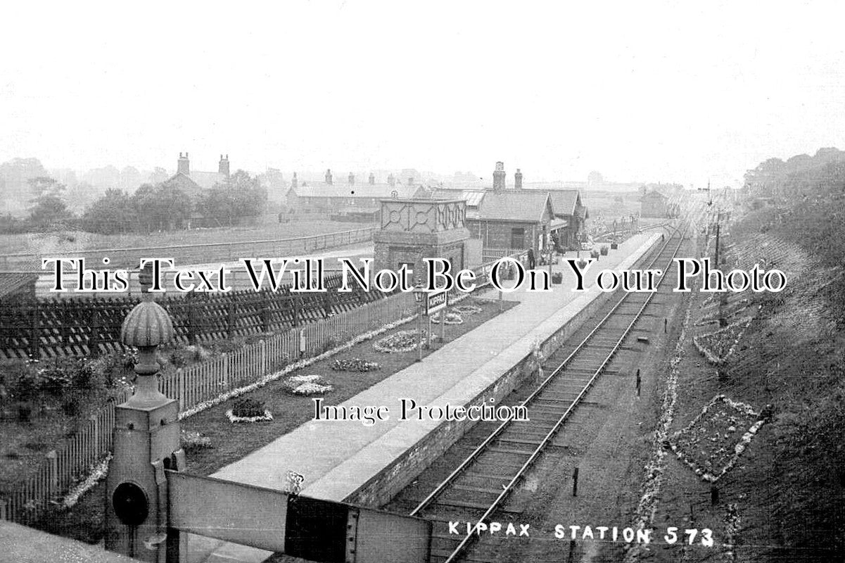 YO 11512 - Kippax Railway Station, Yorkshire