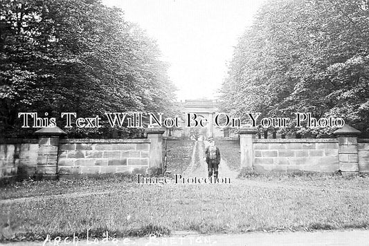 YO 11682 - Arch Lodge, Bretton Hall Park, Wakefield, Yorkshire