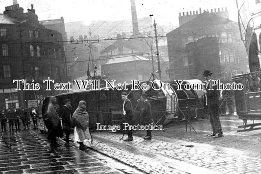 YO 11954 - Halifax Tram Car Smash Accident, Yorkshire