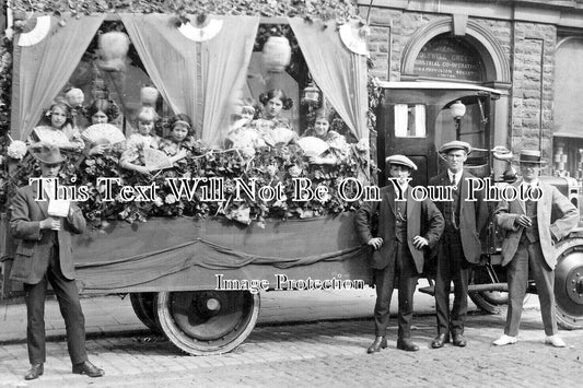 YO 12109 - Carnival Float, Holywell Green Co-Op, Elland, Yorkshire