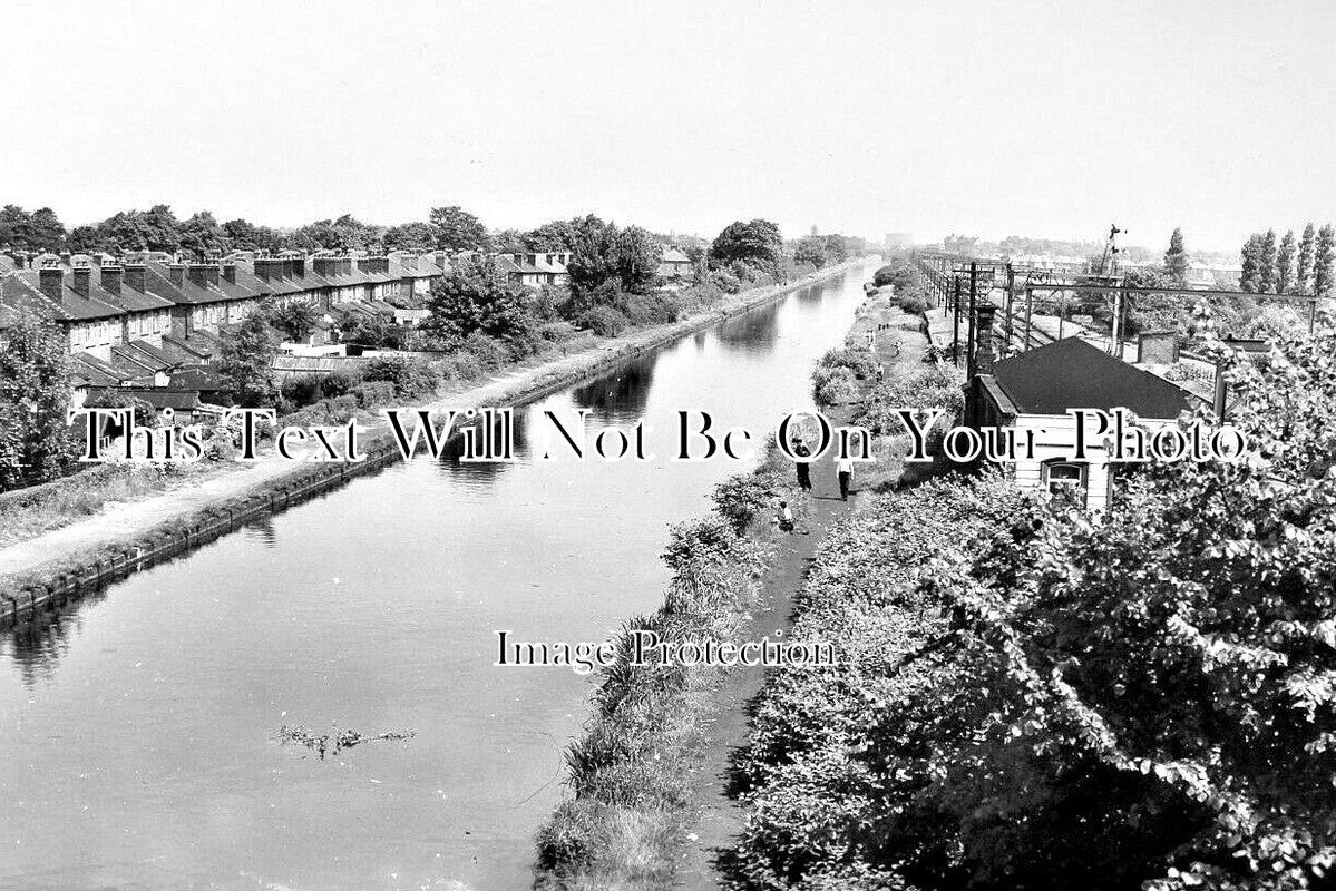 YO 12151 - The Canal, Timperley, Manchester – JB Archive