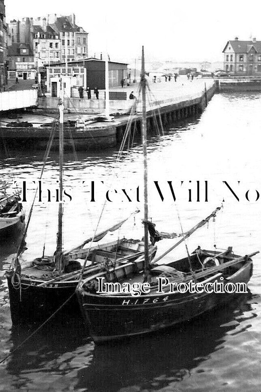 YO 12277 - Hull Harbour Fishing Skiffs, Yorkshire