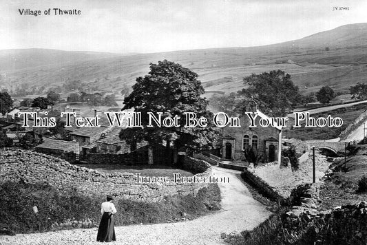 YO 12353 - Village Of Thwaite, Yorkshire