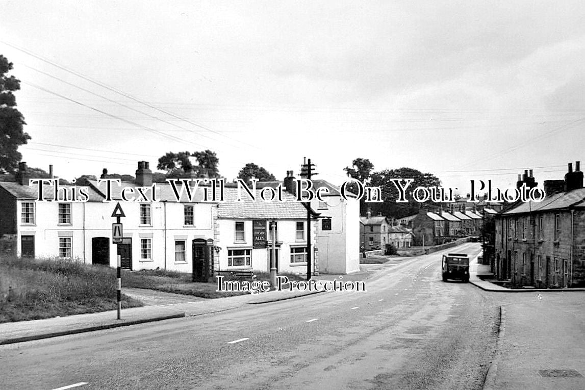 YO 12689 - Main Street, Aberford, Yorkshire