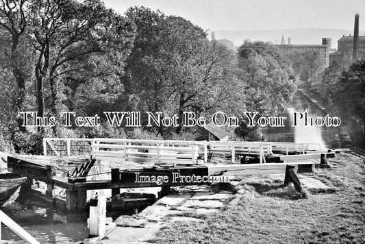 YO 12828 - Five Rise Locks, Bingley, Yorkshire