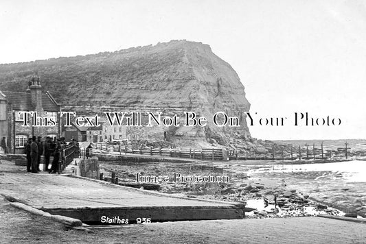 YO 12858 - Staithes, Yorkshire